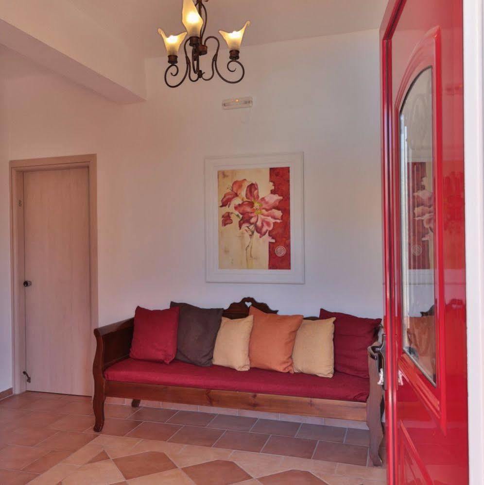 Pension The Flower Foinikiá Extérieur photo